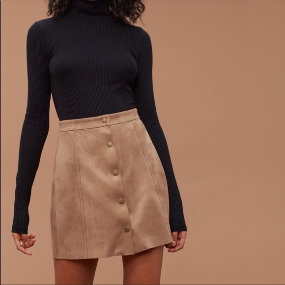 Aritzia Dresses & Skirts - Wilfred Free faux suede skirt